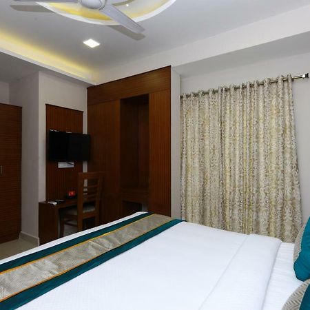 Hotel Oyo Flagship 486 Nungambakkam-Greams Road-Apollo Hospital Chennai Zewnętrze zdjęcie