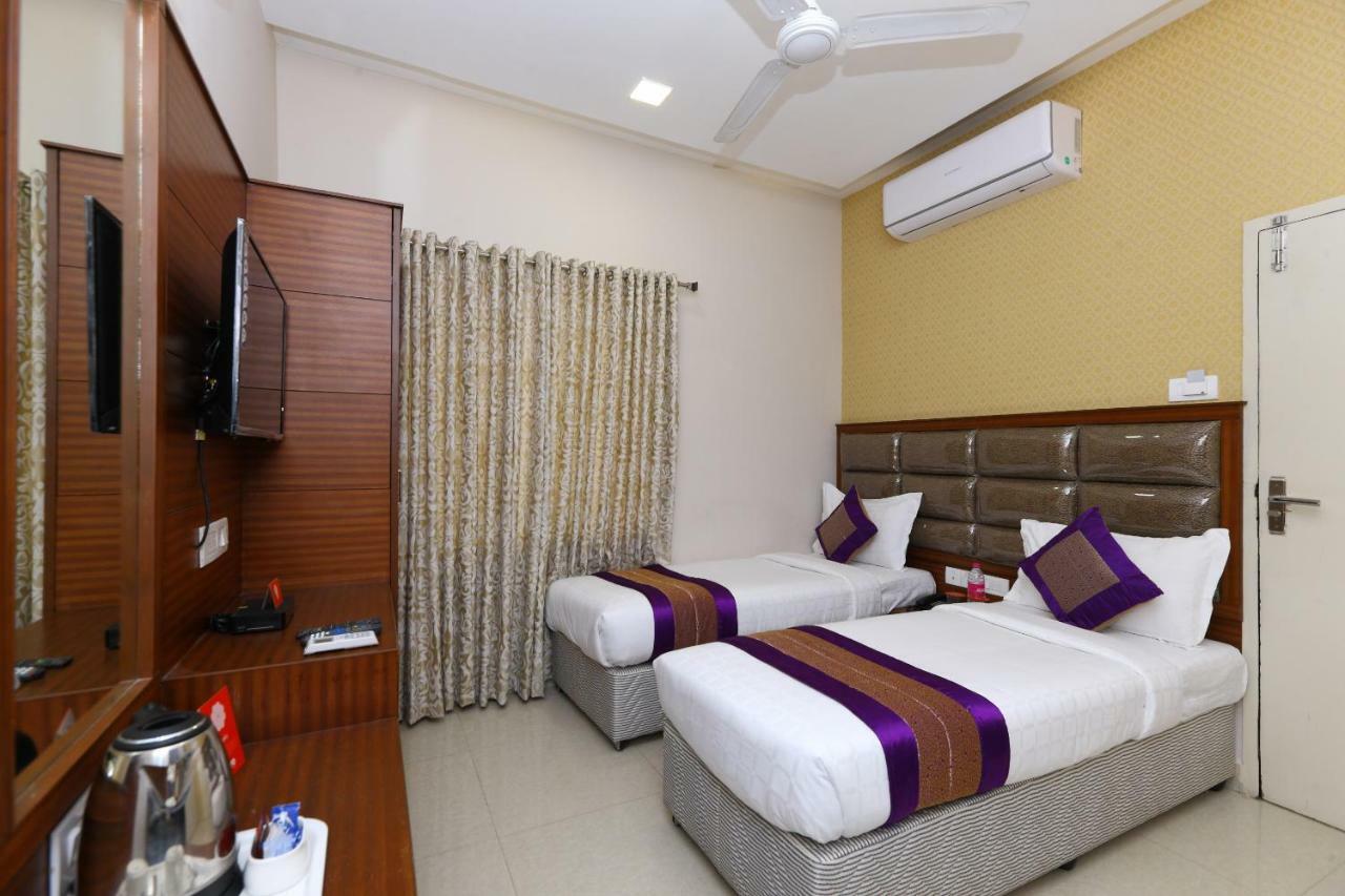 Hotel Oyo Flagship 486 Nungambakkam-Greams Road-Apollo Hospital Chennai Zewnętrze zdjęcie